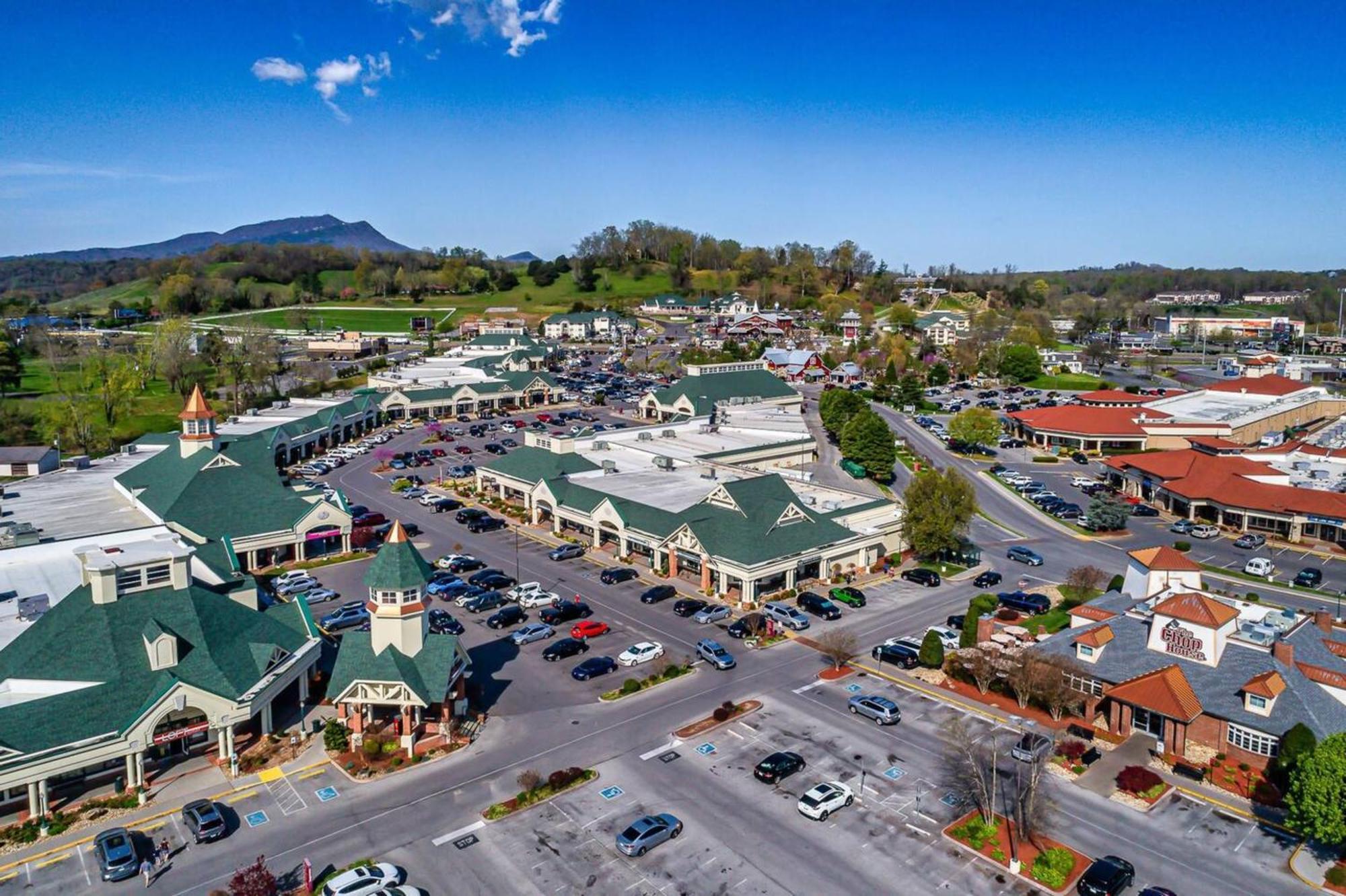Views 1Br15Bath Pet-Friendly With Hot Tub & Bbq Pigeon Forge Exterior foto