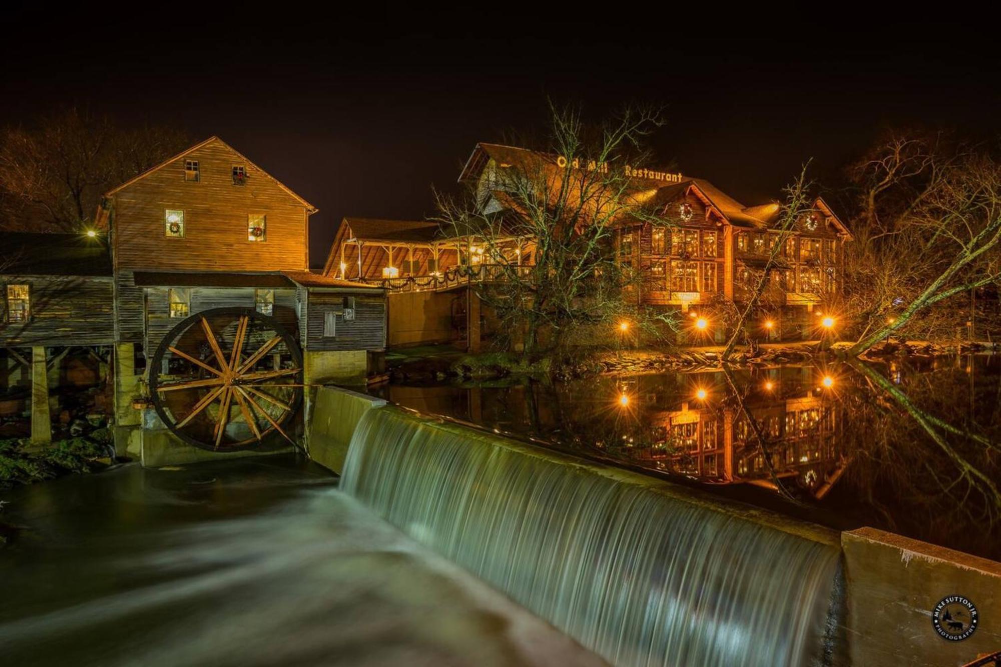 Views 1Br15Bath Pet-Friendly With Hot Tub & Bbq Pigeon Forge Exterior foto